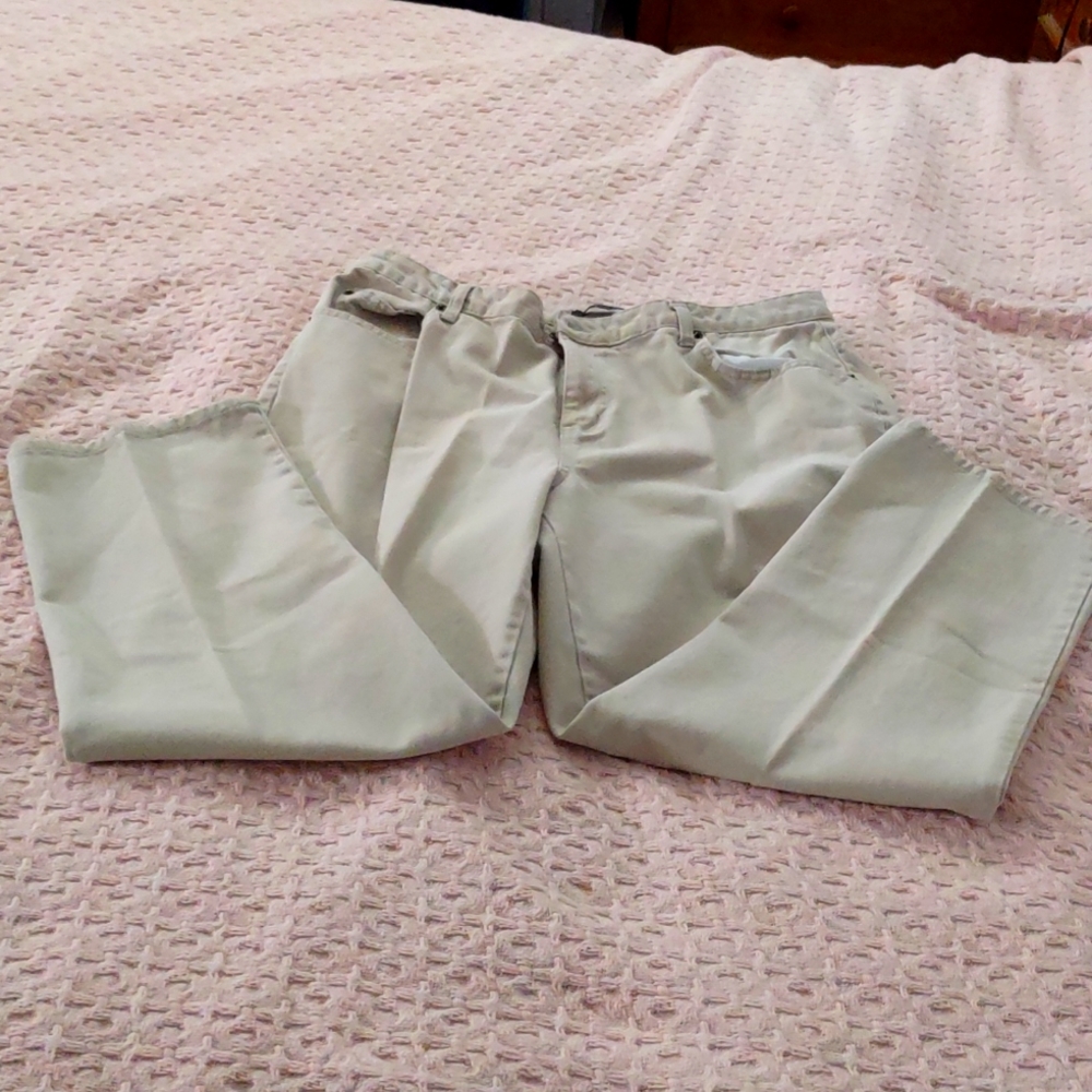 🖤Women's Bill Blass brushed denim jeans, size 16, cream.